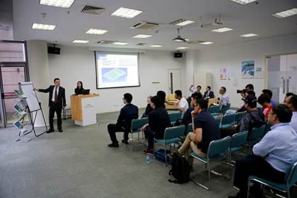 巴斯特的极致天窗工艺冰球突破豪华版遇见伟(图4)