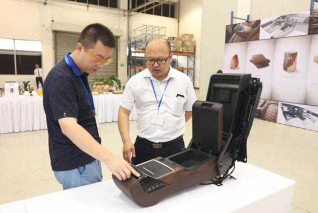 巴斯特的极致天窗工艺冰球突破豪华版遇见伟(图9)