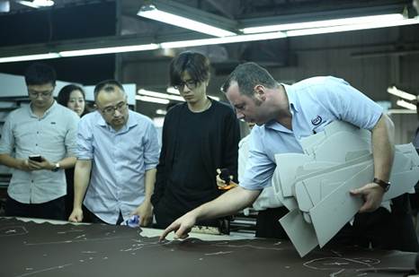 巴斯特的极致天窗工艺冰球突破豪华版遇见伟(图20)