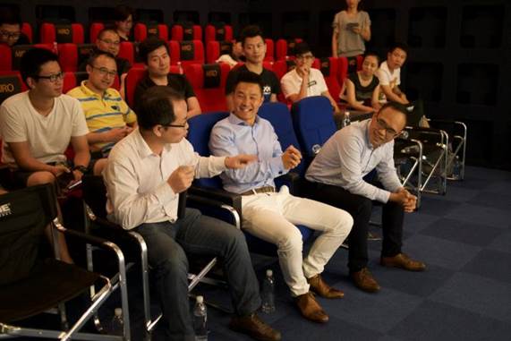 巴斯特的极致天窗工艺冰球突破豪华版遇见伟(图24)